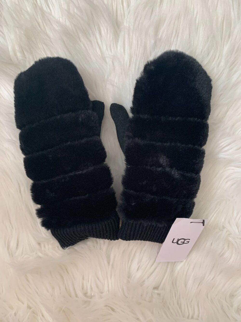 UGG All Over Faux Fur Mitten in Black Sz SMALL/MEDIUM